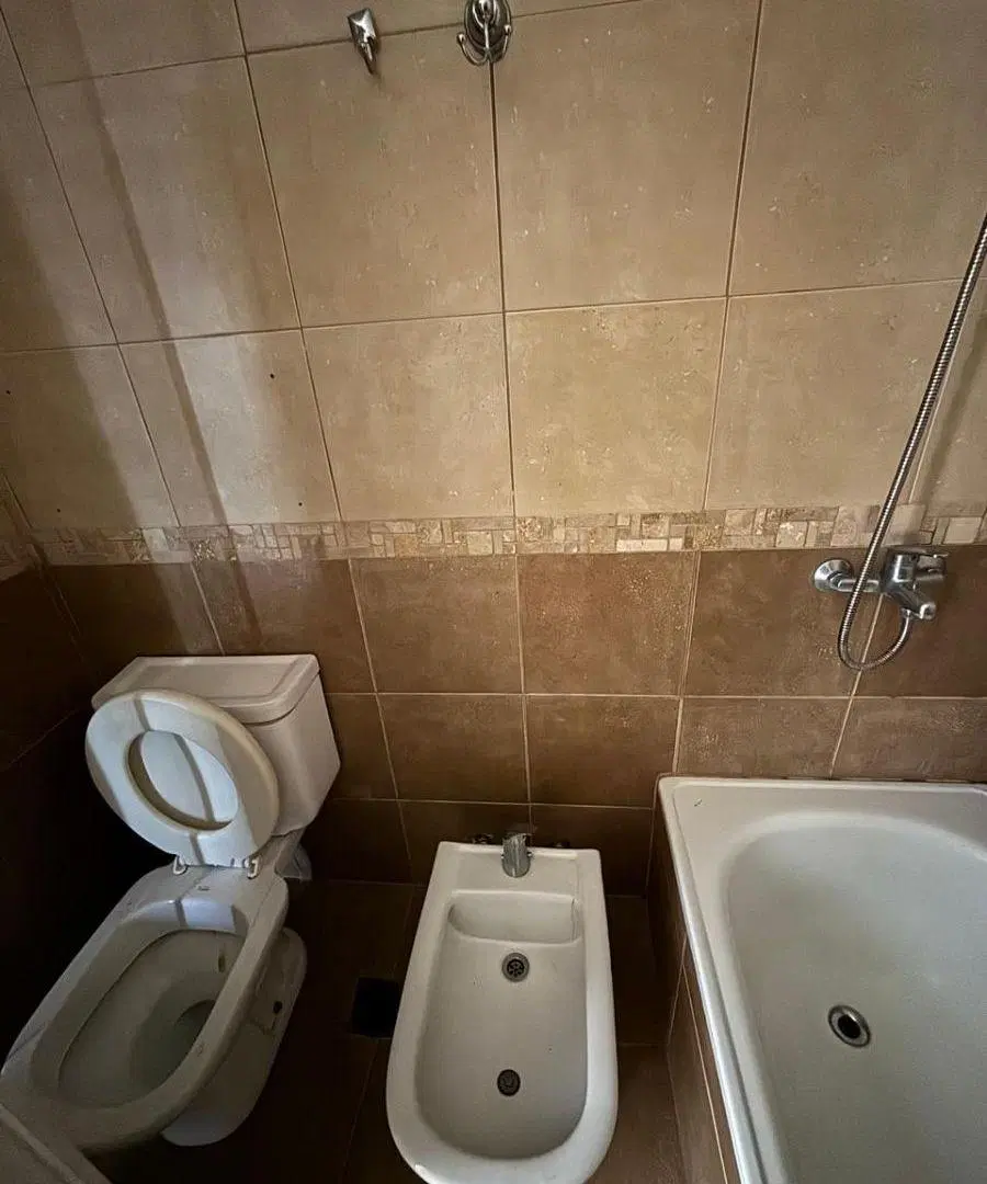 EXCELENTE DEPARTAMENTO EN ESQUINA – LUMINOSO Y CON AMPLIO BALCÓN 4