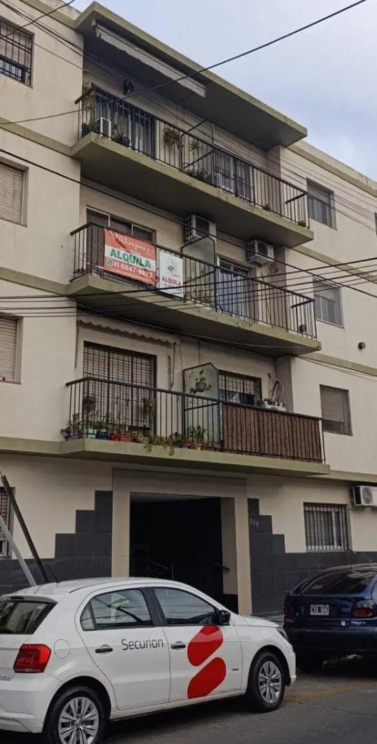 AMPLIO DEPARTAMENTO AL FRENTE – MUY LUMINOSO 1