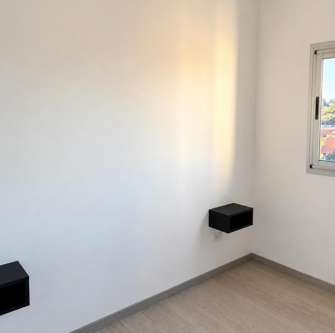 Foto de HERMOSO DEPARTAMENTO EN ALQUILER – BERNAL, imagen 3