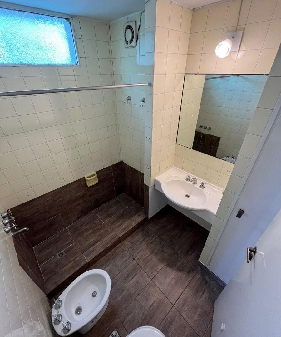 Foto de HERMOSO DEPARTAMENTO FRENTE A LA PLAZA PRINCIPAL DE QUILMES – EXCELENTE, imagen 4