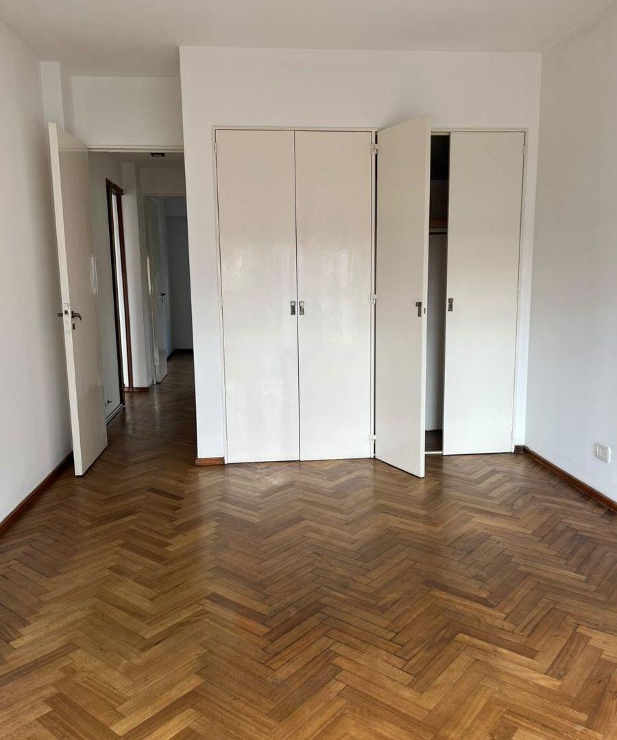 Foto de HERMOSO DEPARTAMENTO FRENTE A LA PLAZA PRINCIPAL DE QUILMES – EXCELENTE, imagen 5