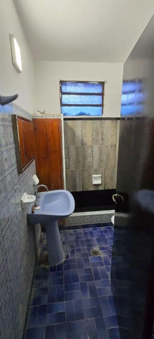 Casa en alquiler c/ cochera en Los Polvorines 5