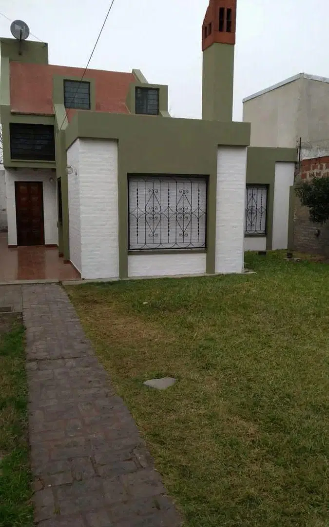 Venta De Casa De 4 Ambientes En San Miguel Amplio Terreno Ap 4