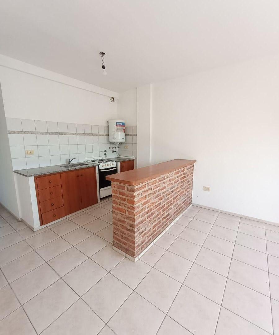 Foto de DEPARTAMENTO 1 DORMITORIO CON COCHERA, imagen 2