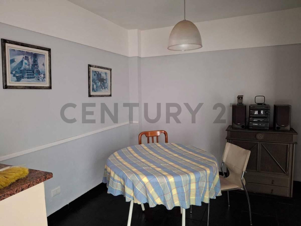Foto de CASA VENTA PIÑEYRO 5 AMBIENTES CON COCHERA Y TERRAZA, imagen 5