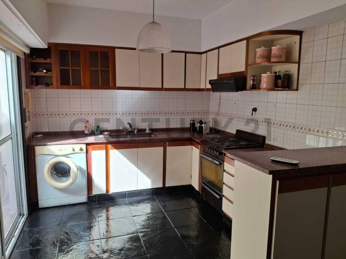 Foto de CASA VENTA PIÑEYRO 5 AMBIENTES CON COCHERA Y TERRAZA, imagen 4