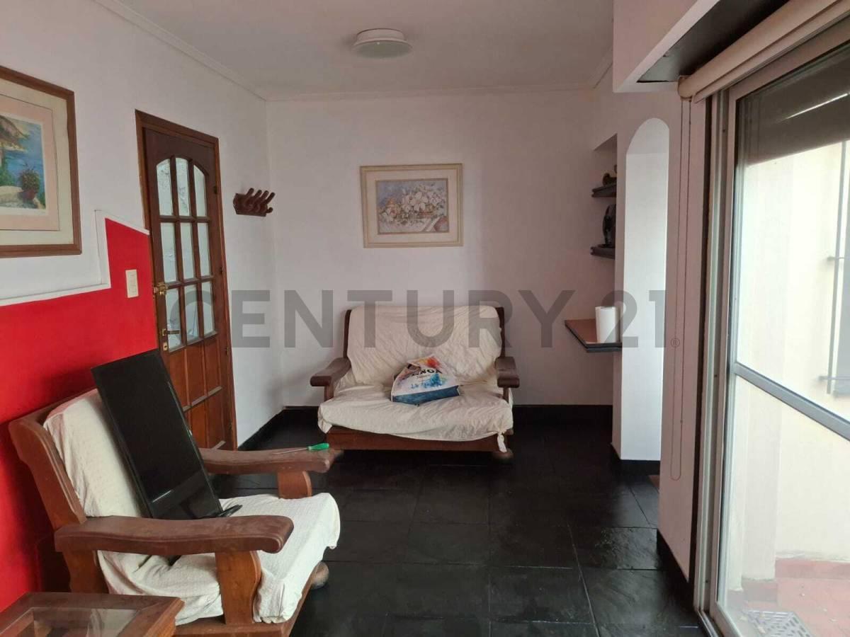 Foto de CASA VENTA PIÑEYRO 5 AMBIENTES CON COCHERA Y TERRAZA, imagen 2
