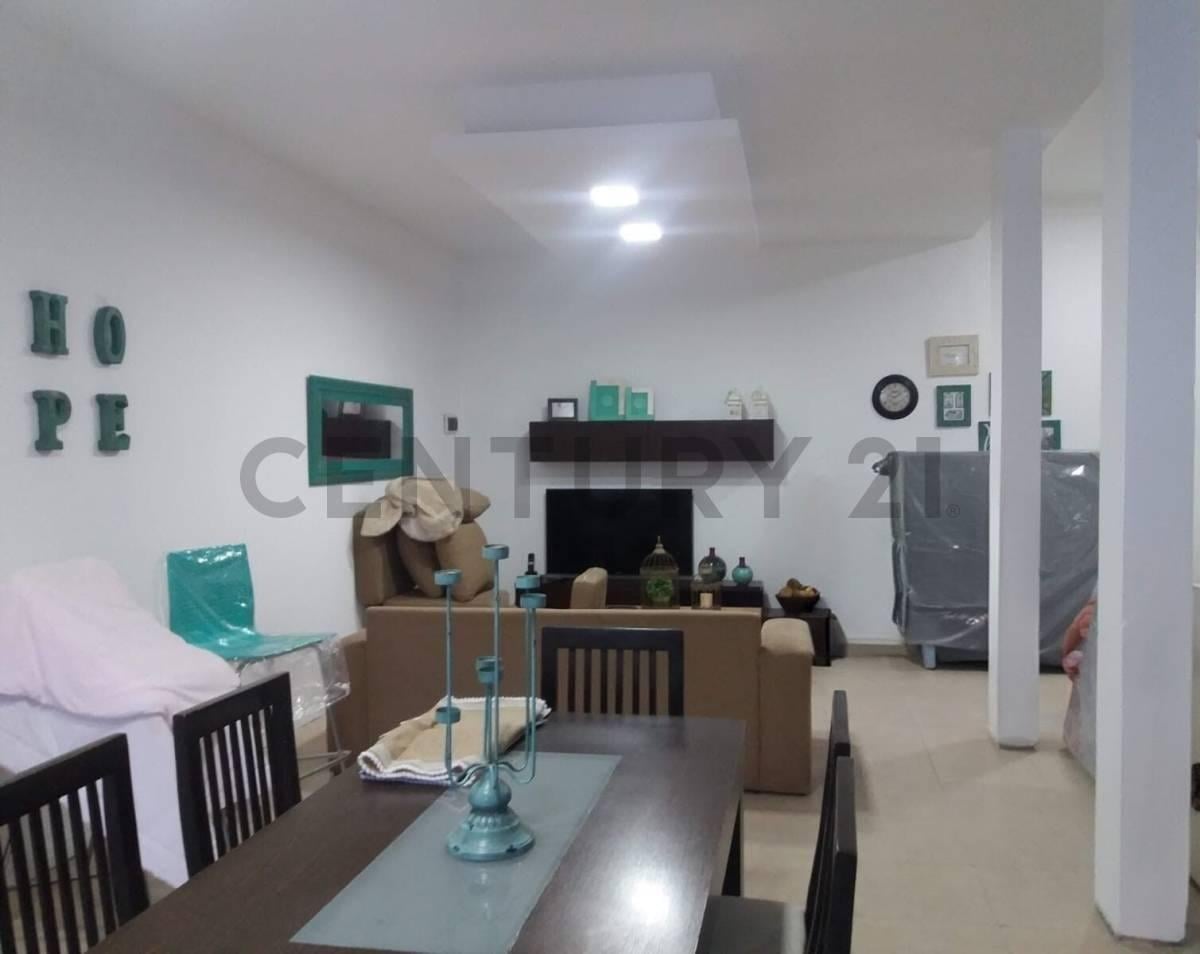 Foto de CASA EN VENTA QUILMES 2 DORMITORIOS PILETA COCHERA POSIBLE APTO BANCO, imagen 1