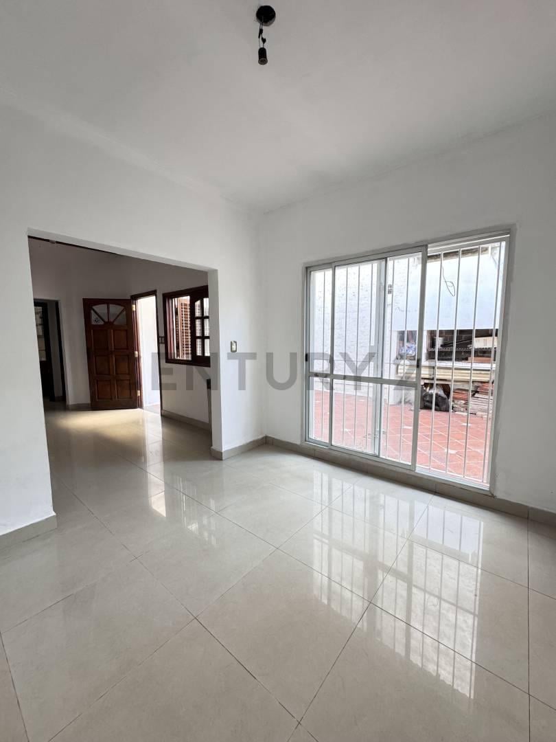 Foto de PH EN VENTA WILDE 2 DORMITORIOS PATIO PARRILLA, imagen 2