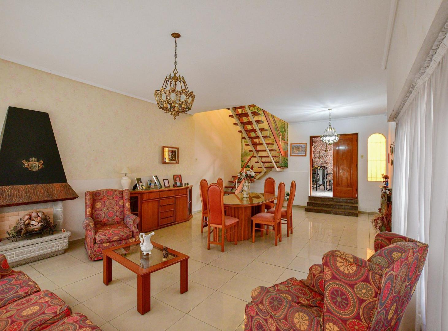 Foto de CASA VENTA LA PLATA 3 DORMITORIOS TERRAZA, imagen 2