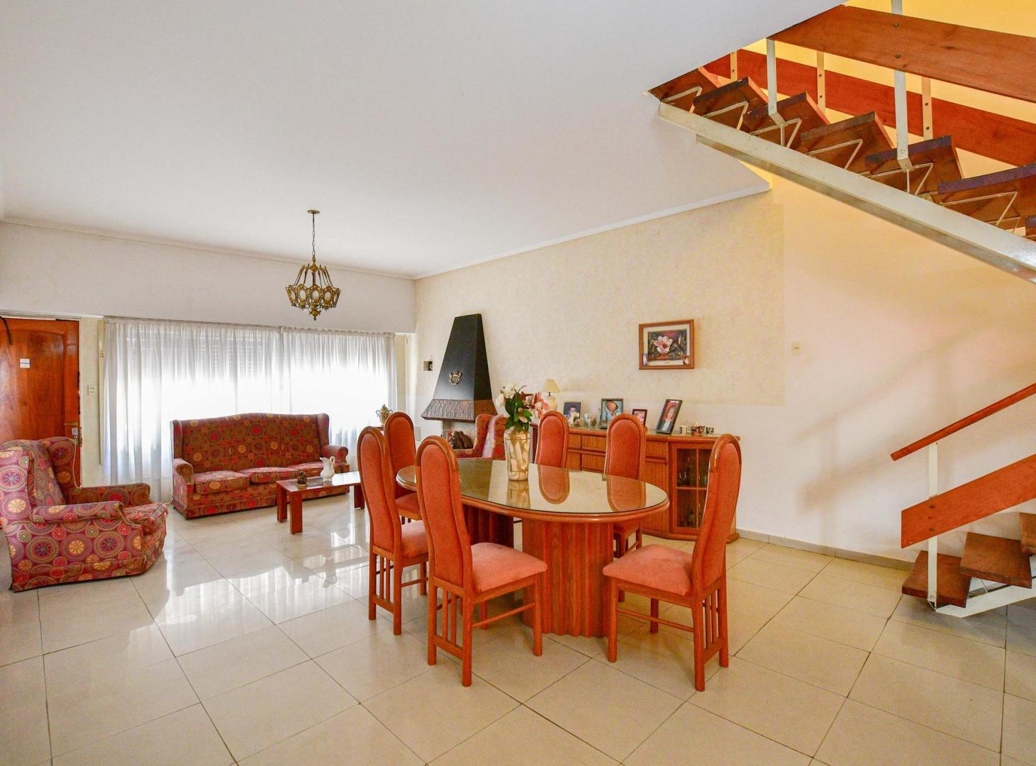Foto de CASA VENTA LA PLATA 3 DORMITORIOS TERRAZA, imagen 4