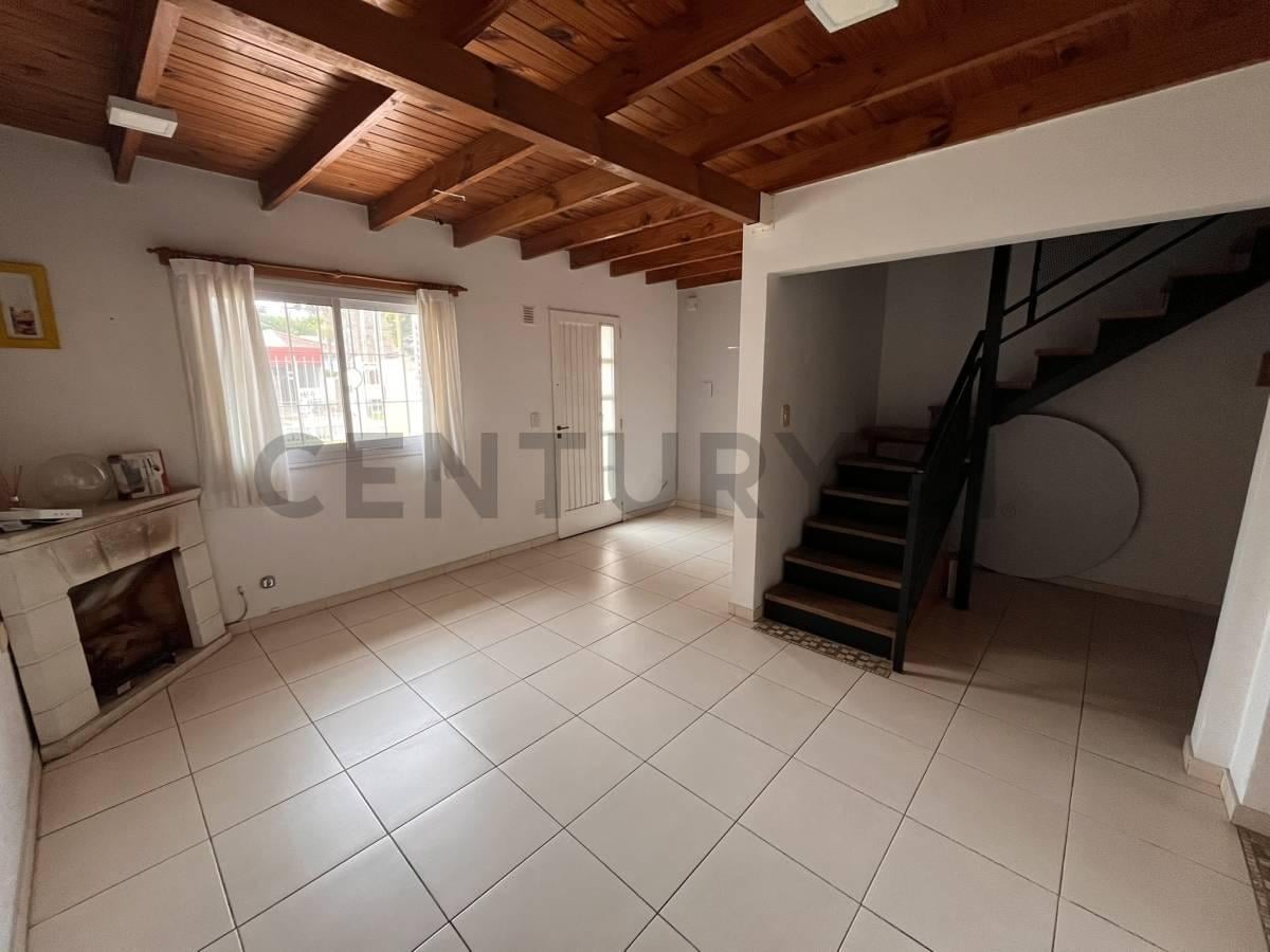 Foto de CASA VENTA EN LOS HORNOS 3 DORMITORIOS DUPLEX, imagen 4