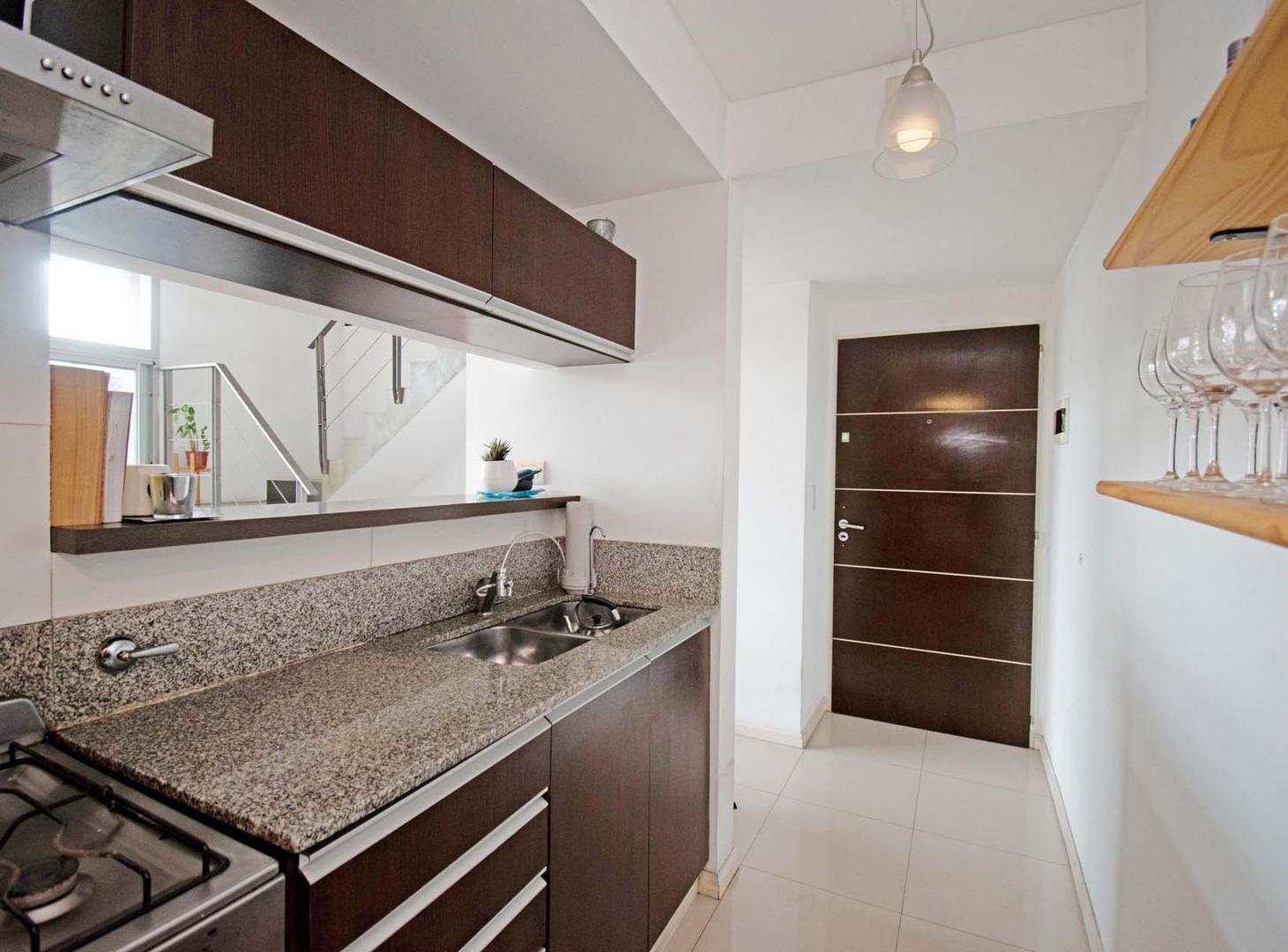 Foto de Venta departamento duplex 2 ambientes en villa luro, imagen 3
