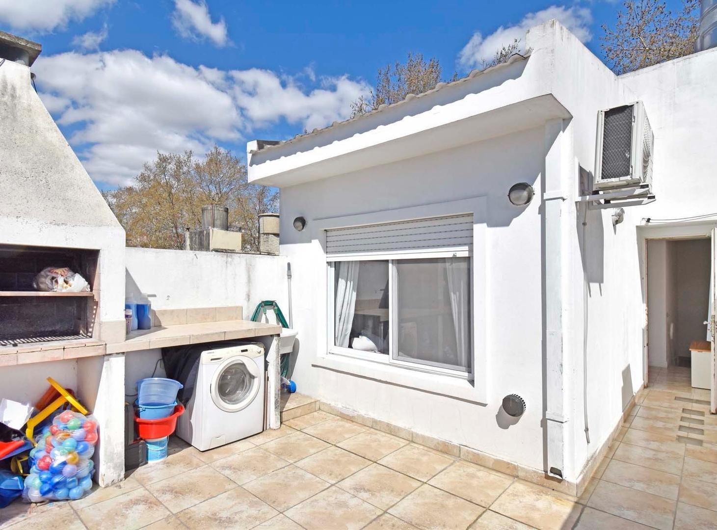 Foto de Venta PH 3 ambientes con terraza en monte castro, imagen 1