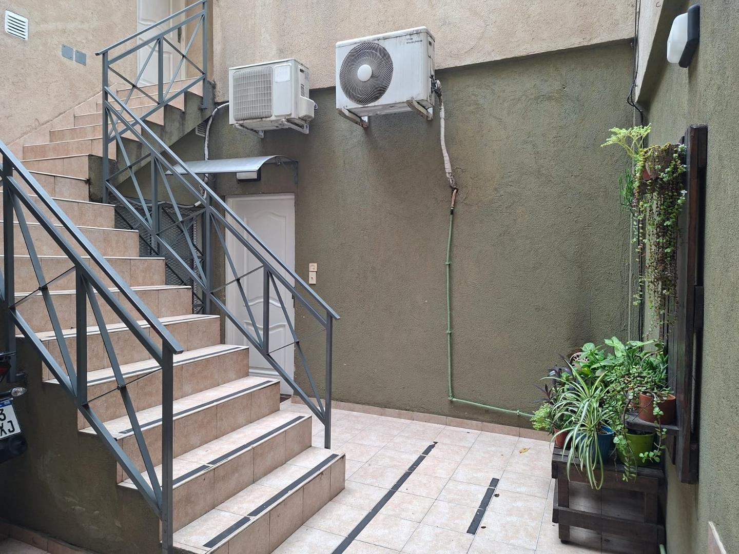Foto de departamento tipo ph 2 ambientes 2 balcones parque chacabuco, imagen 5