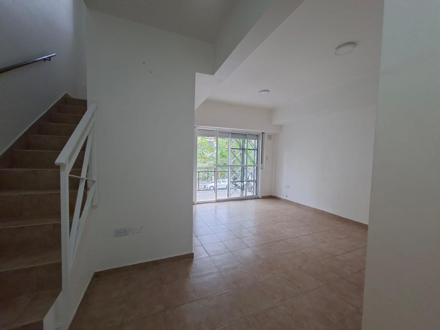 Foto de departamento tipo ph 2 ambientes 2 balcones parque chacabuco, imagen 4