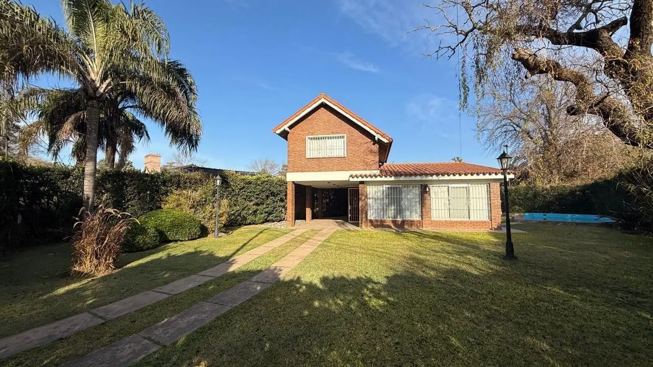 Casa en Alquiler para comercio- Funes 4