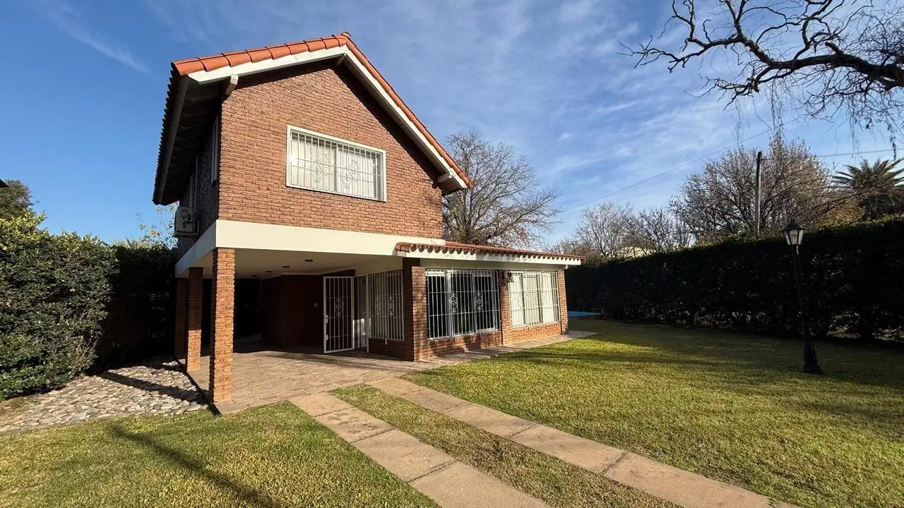 Casa en Alquiler para comercio- Funes 2