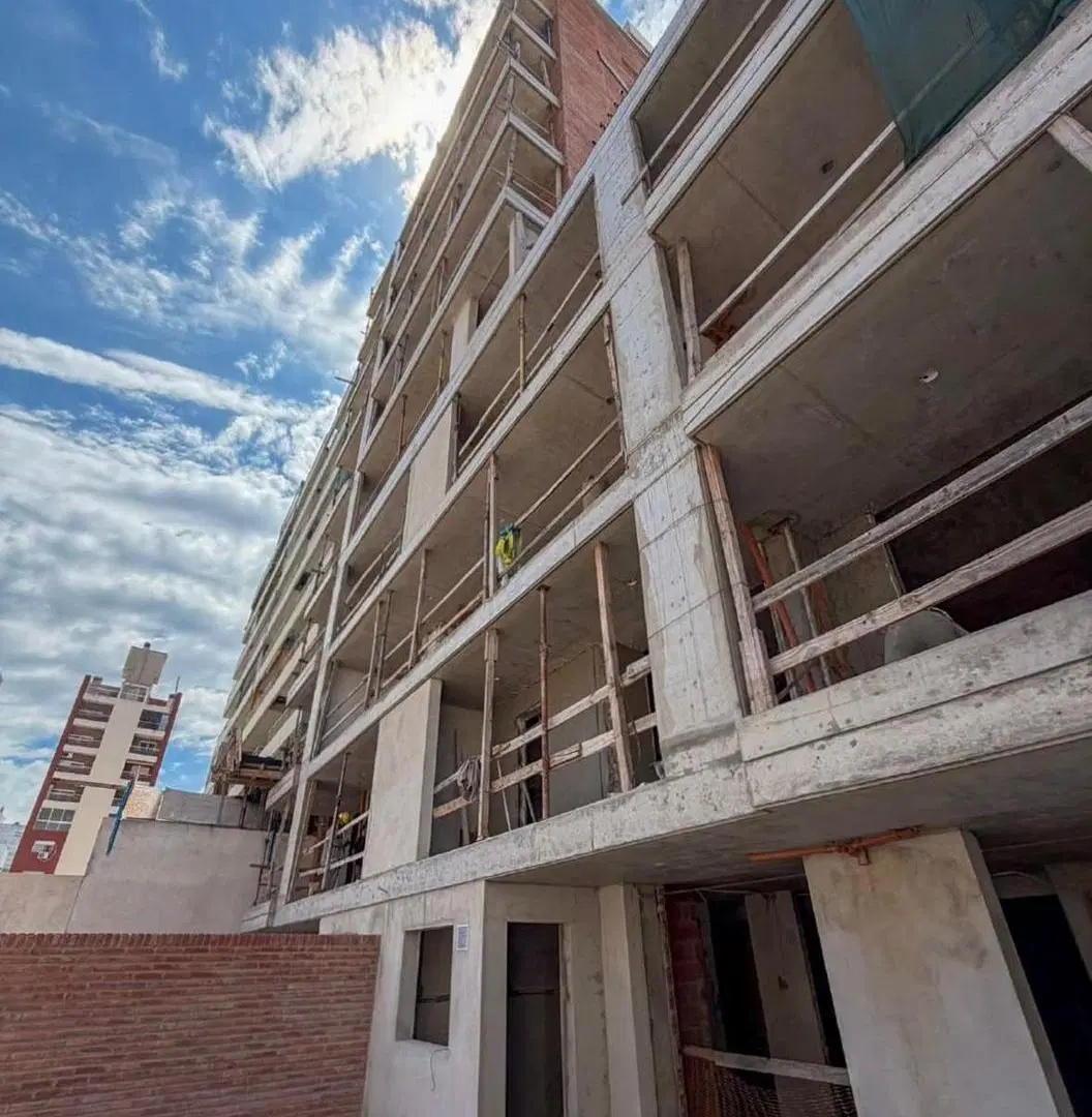 VENTA DEPARTAMENTO DOS DORMITORIOS EN ABASTO 5