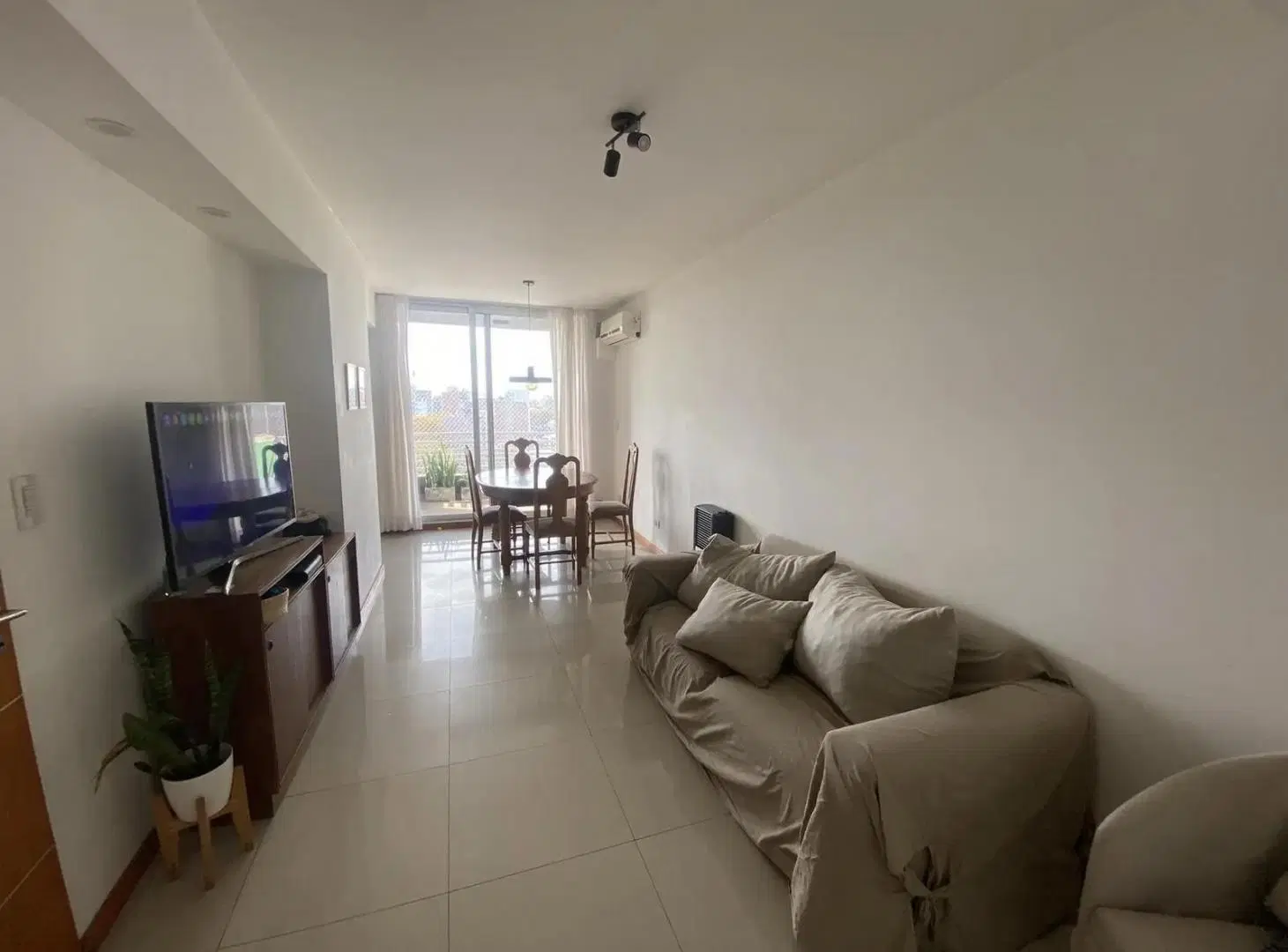VENTA - DEPARTAMENTO DOS DORMITORIOS CON COCHERA ECHESORTU 3