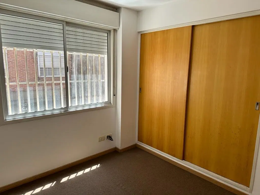 VENTA - DEPARTAMENTO DE DOS DORMITORIOS CON PATIO EN BARRIO MARTIN 5