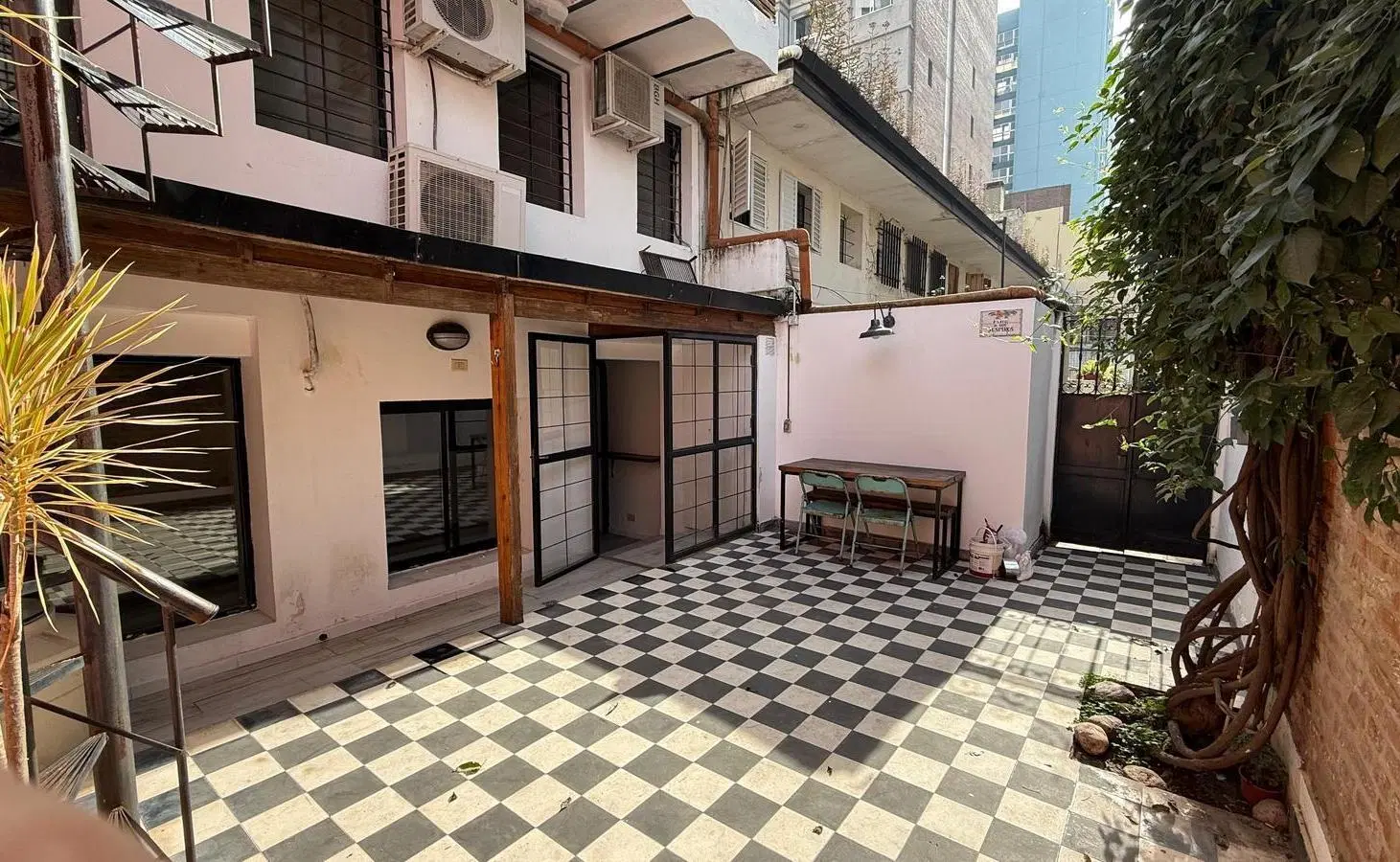 PH EN VENTA 3 DORMITORIOS CON PATIO CENTRO RIO 5