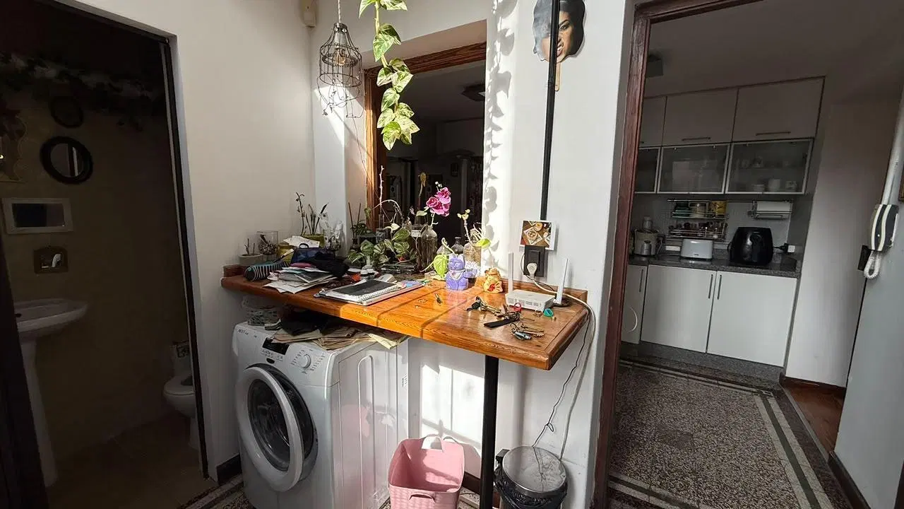 VENTA - CASA DE PLANTA ALTA CON TERRAZA Y QUINCHO ZONA CENTRO 8
