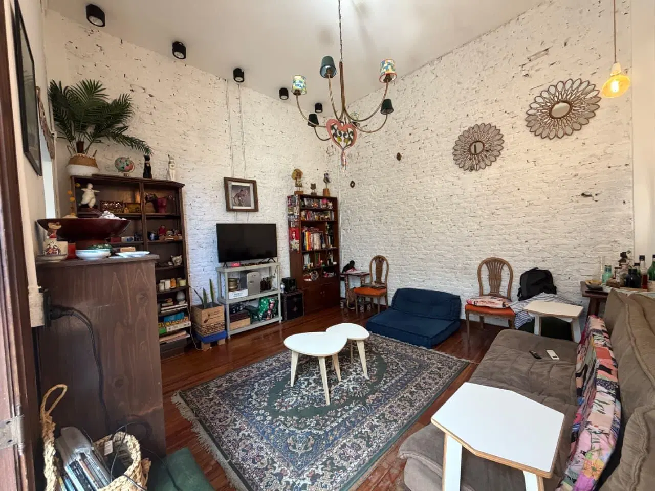 VENTA - CASA DE PLANTA ALTA CON TERRAZA Y QUINCHO ZONA CENTRO 5