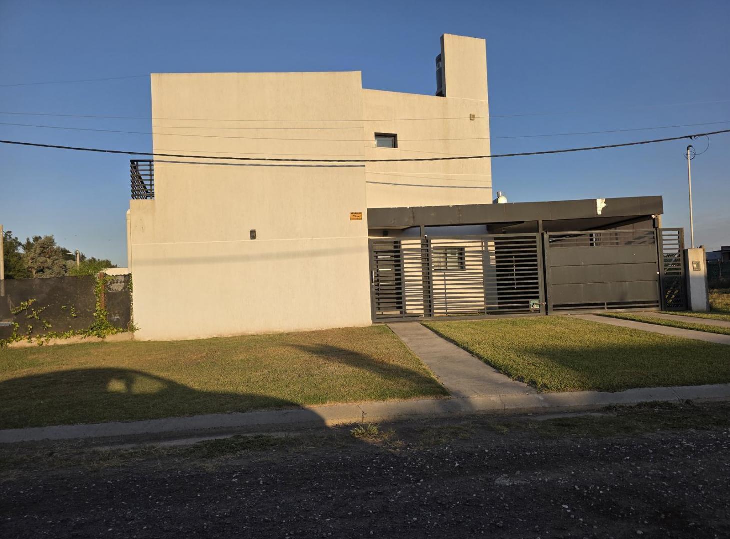 Foto de VENTA - CASA 2 DORMITORIOS - FINCAS DE IBARLUCEA, imagen 1