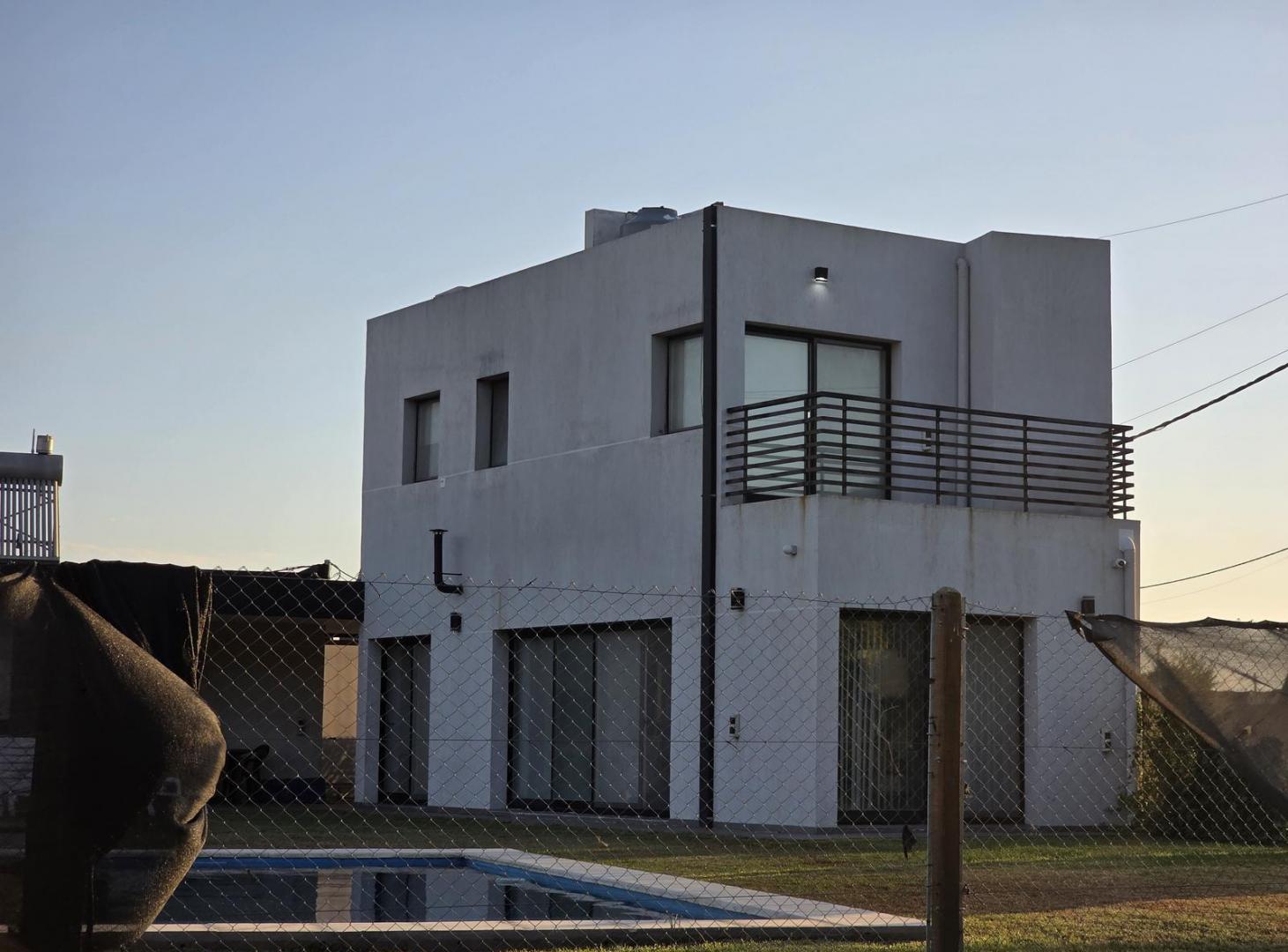 Foto de VENTA - CASA 2 DORMITORIOS - FINCAS DE IBARLUCEA, imagen 2