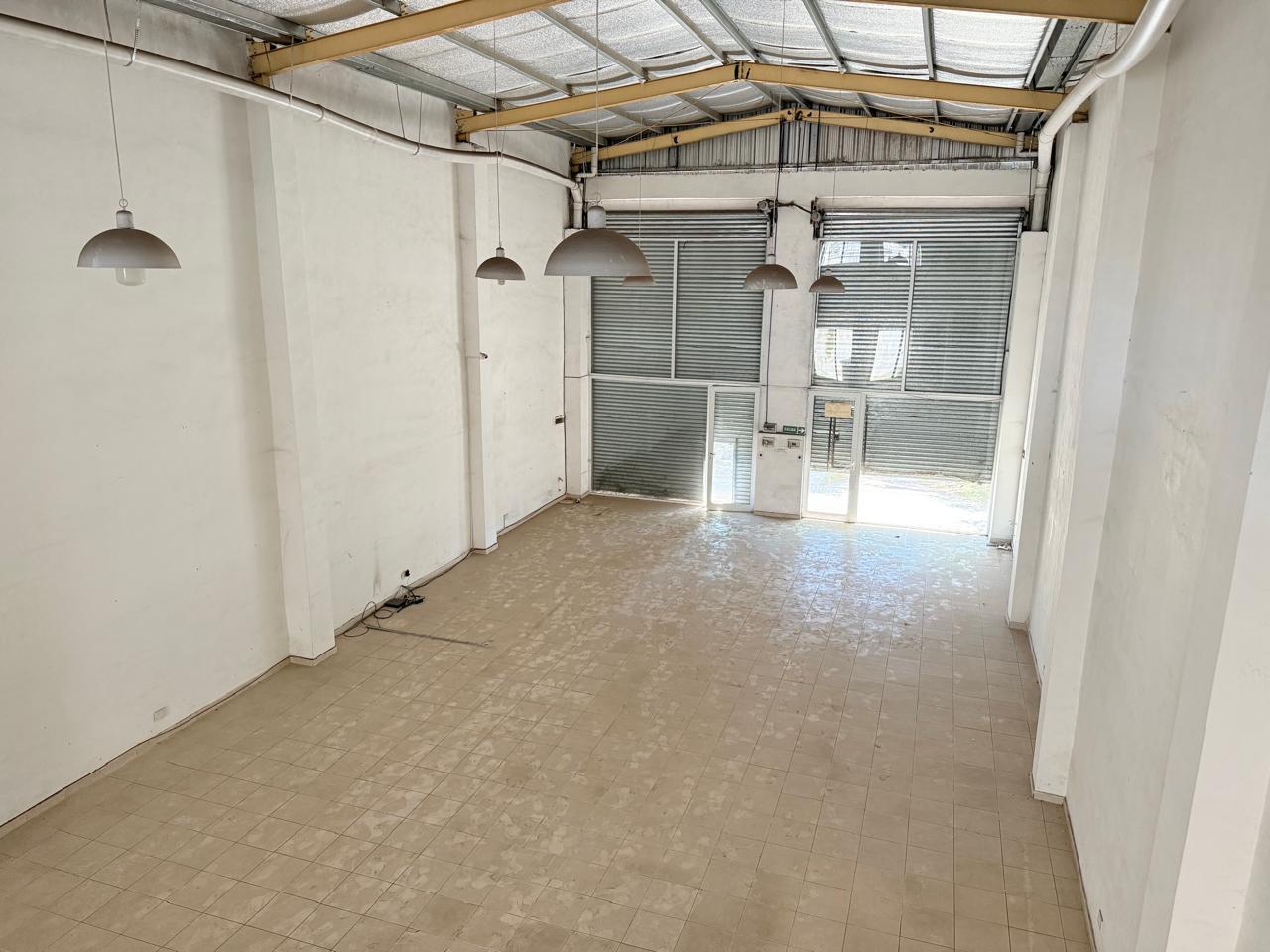 Foto de VENTA - LOCAL COMERCIAL SOBRE AV PELLEGRINI, imagen 1