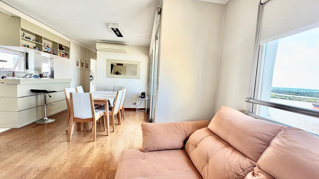 Foto de DEPARTAMENTO EN VENTA DE 2 DORMITORIOS CON VISTA FRANCA AL RÍO- PARQUE, imagen 4