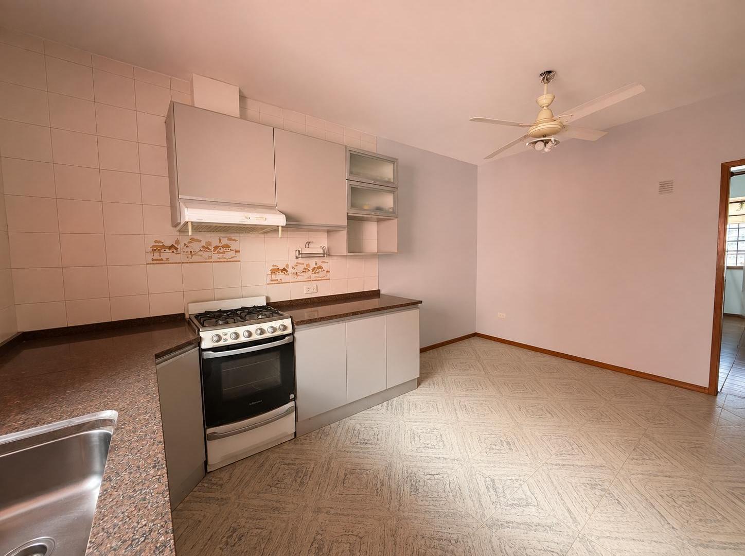 Foto de Casa en Venta 2 dormitorios con patio - Barrio Parque Casado, imagen 3