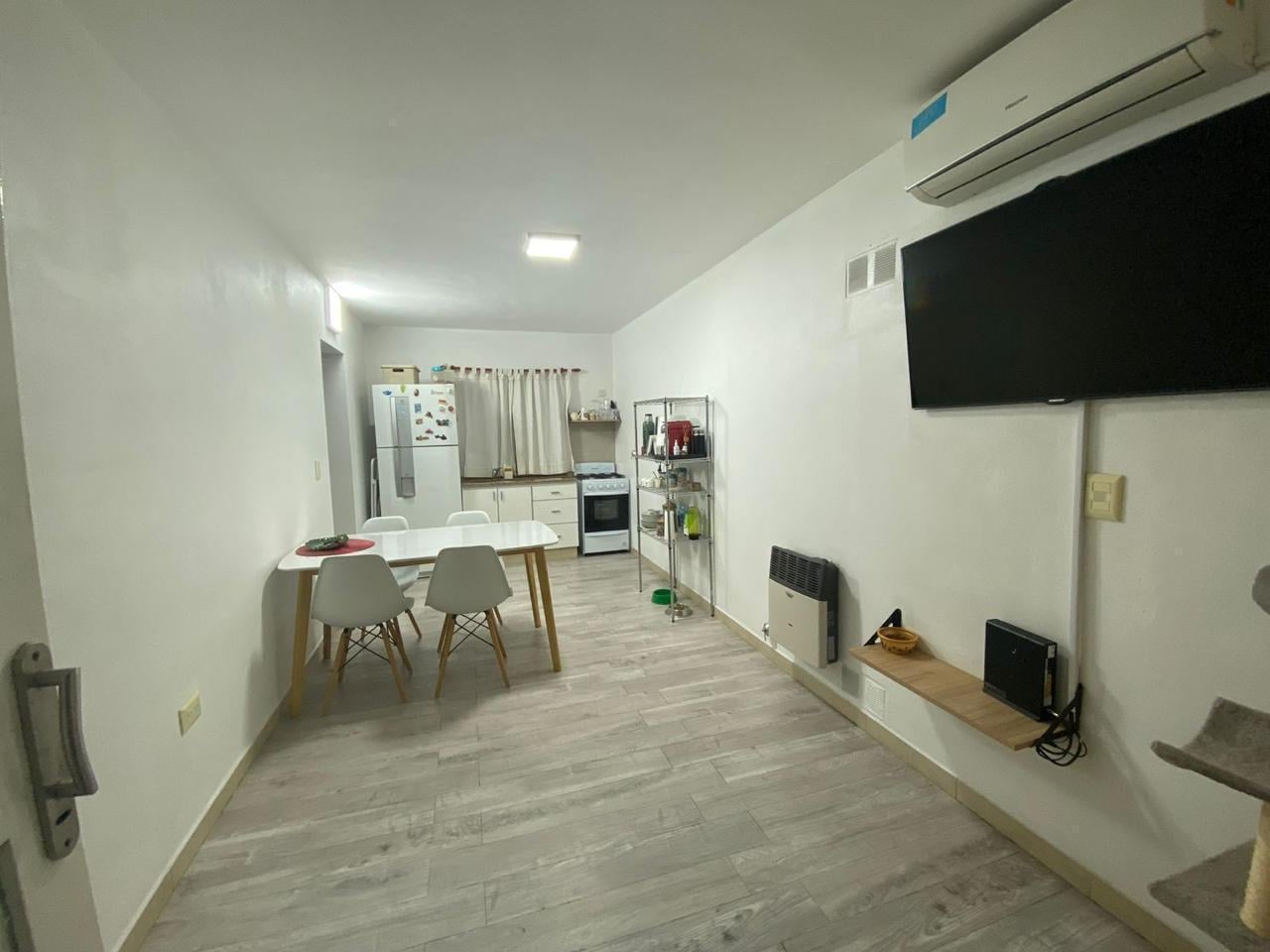 Foto de VENTA DEPARTAMENTO 2 DORMITORIOS CON LAVADERO INDEPENDIENTE - BARRIO, imagen 2