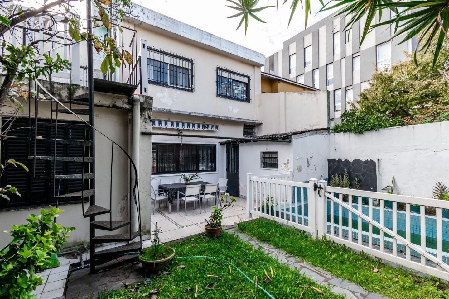 Casa 7 ambientes. | Baradero al 300
