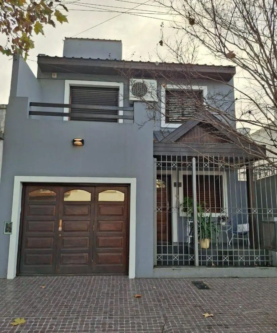 VENTA DE CASA PH AL FRENTE LA PERLA 3