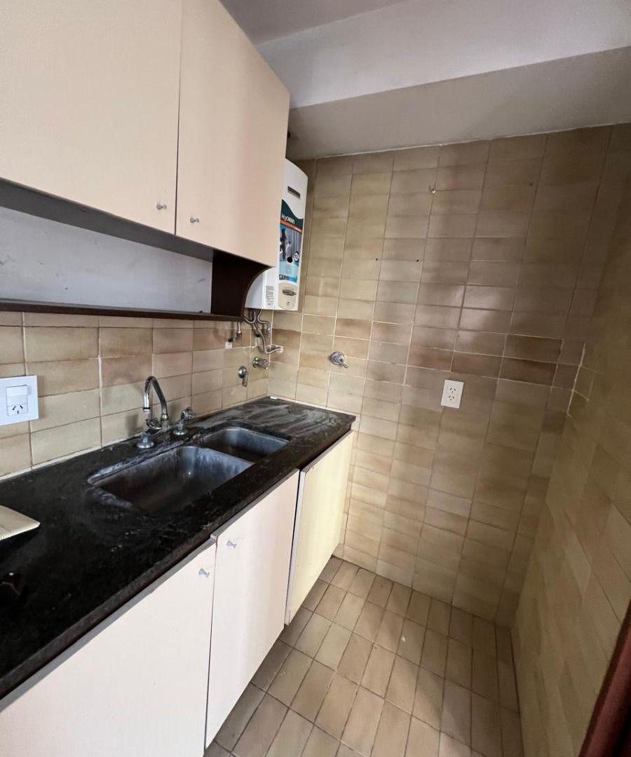Foto de VENTA DEPARTAMENTO 2 AMB. CONTRAFRENTE LUMINOSO LA PERLA, imagen 2