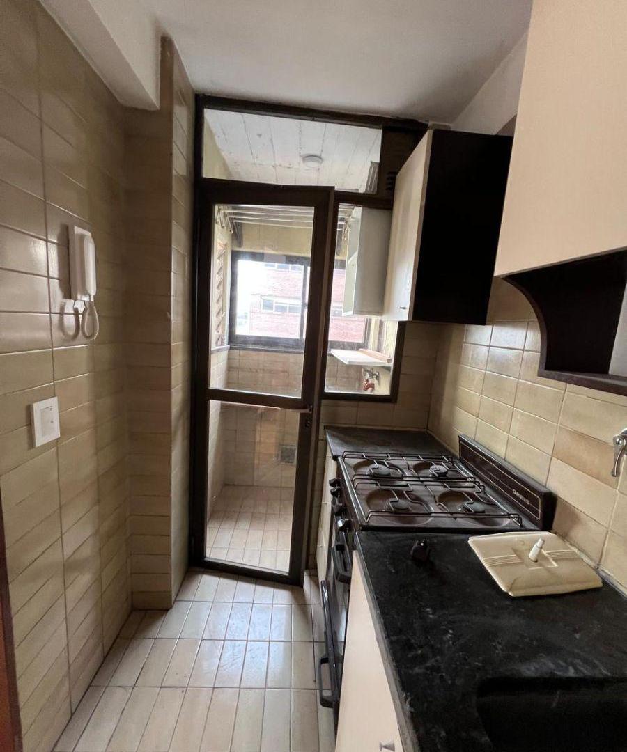 Foto de VENTA DEPARTAMENTO 2 AMB. CONTRAFRENTE LUMINOSO LA PERLA, imagen 3