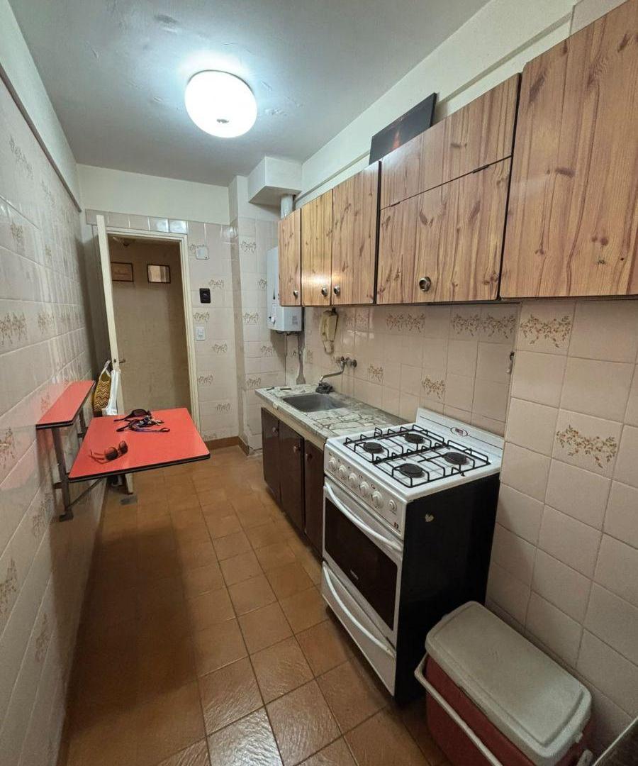 Foto de VENTA DEPARTAMENTO 2 AMB. CON BALCON A LA CALLE, imagen 2