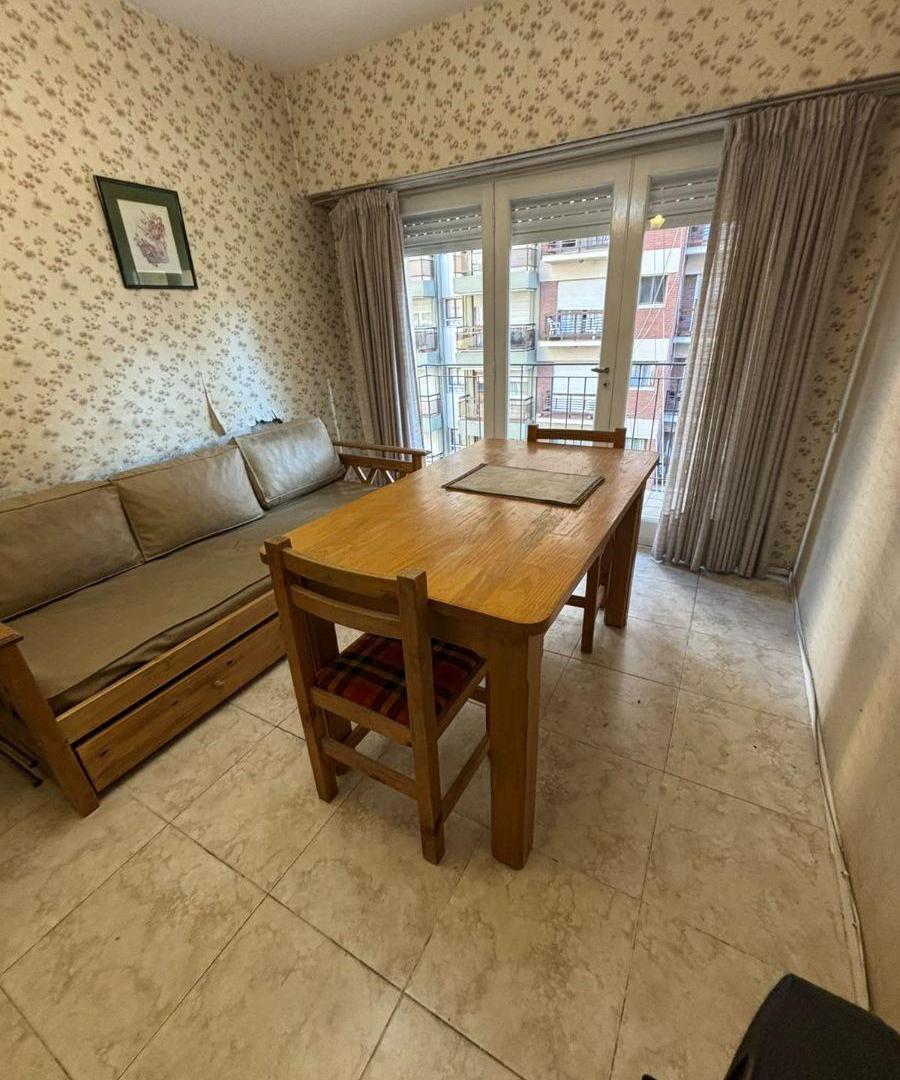 Foto de VENTA DEPARTAMENTO 2 AMB. CON BALCON A LA CALLE, imagen 1
