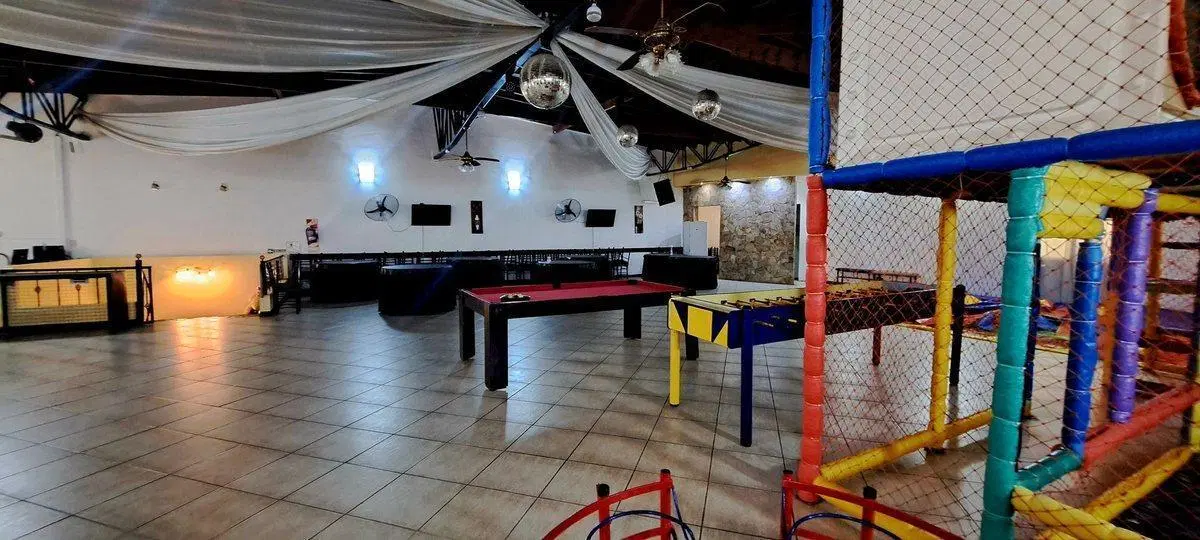 VENTA LOCAL COMERCIAL - SALON DE FIESTAS 2