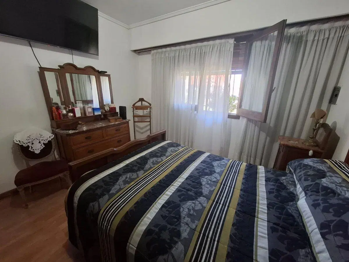 VENTA CASA 4 AMBIENTES PARQUE QUILMES 2