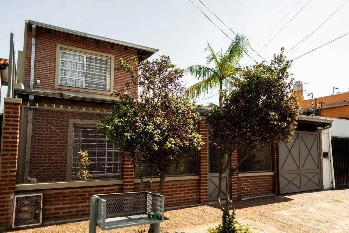 VENTA Casa Don Bosco.PILETA. 5 amb. APTA CREDITO. 2