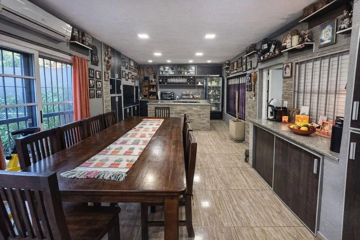 CASA PARA DOS FAMILIAS EN BERNAL OESTE 3