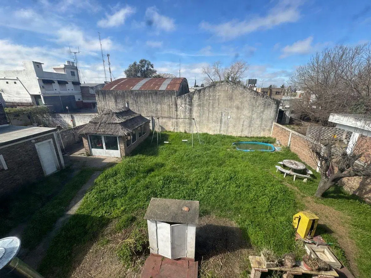 VENTA CASA CRUCE VARELA PATIO PILETA 3