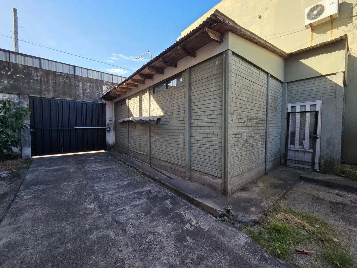 VENTA LOTE CON LOCAL EN QUILMES OESTE 3
