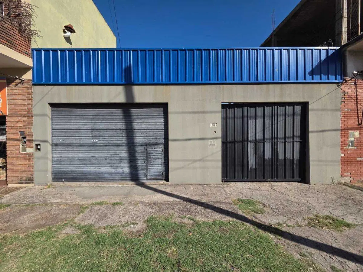 VENTA LOTE CON LOCAL EN QUILMES OESTE 5