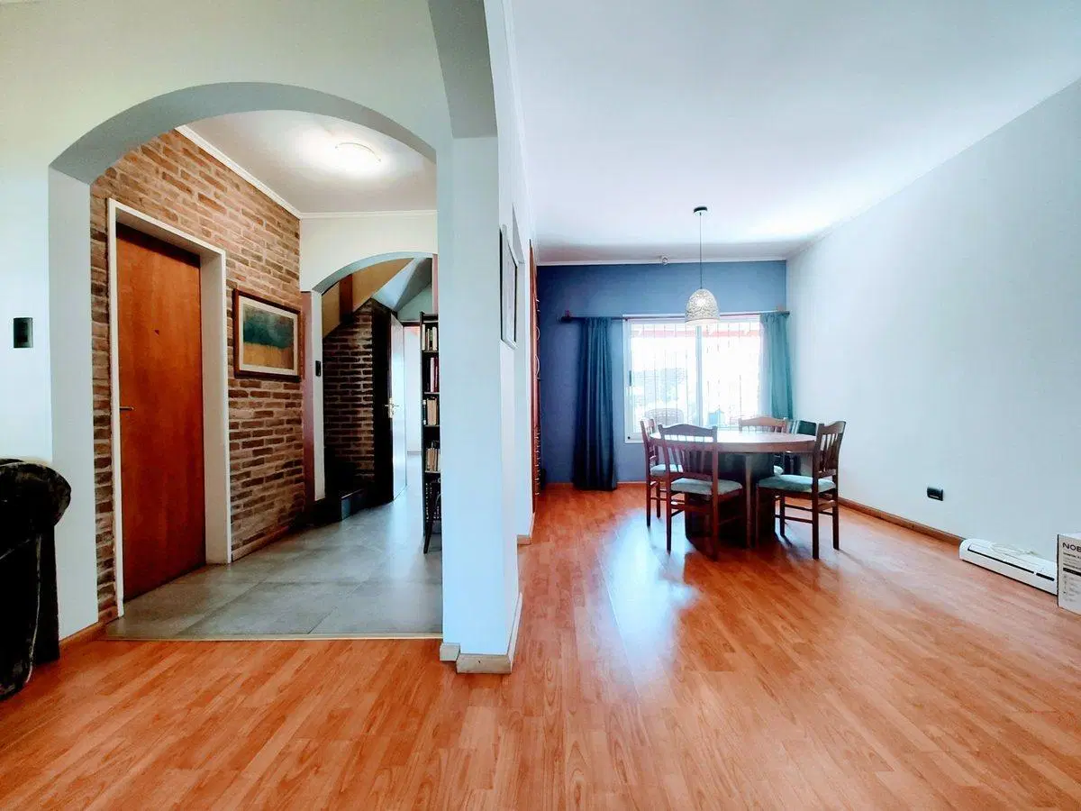 Casa 5 amb en Quilmes Oeste c patio ACEPTA PERMUTA 2