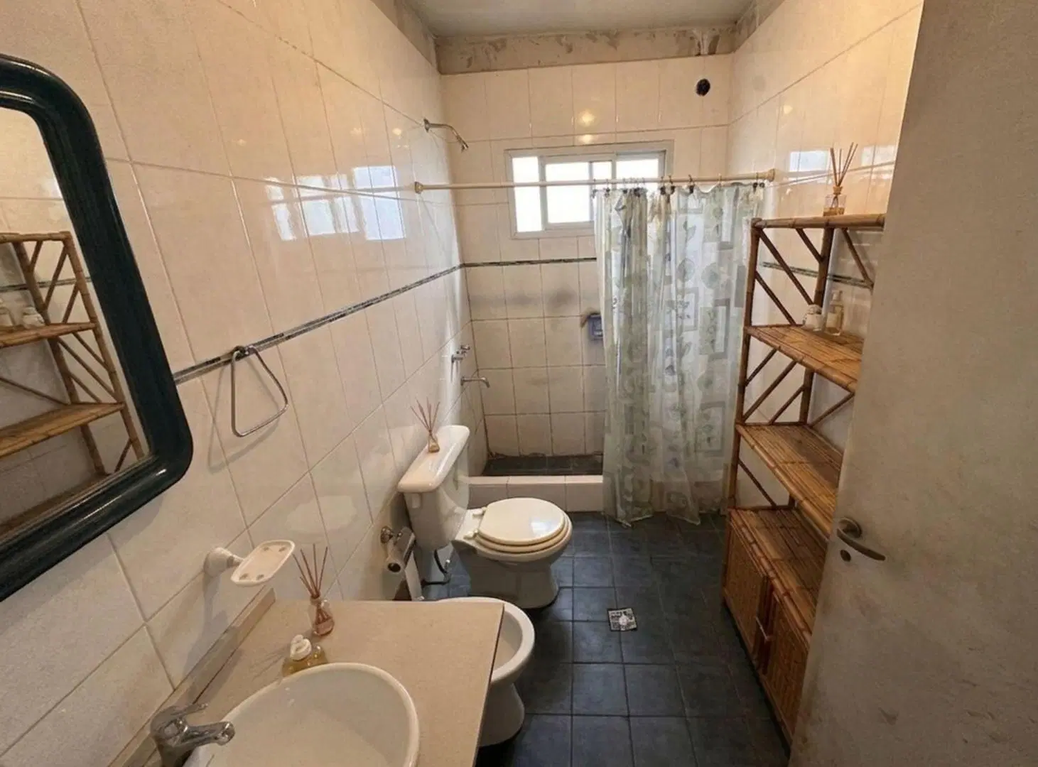 VENTA CASA 7 AMBIENTES LOTE DE 350 M² EN DON BOSCO 4
