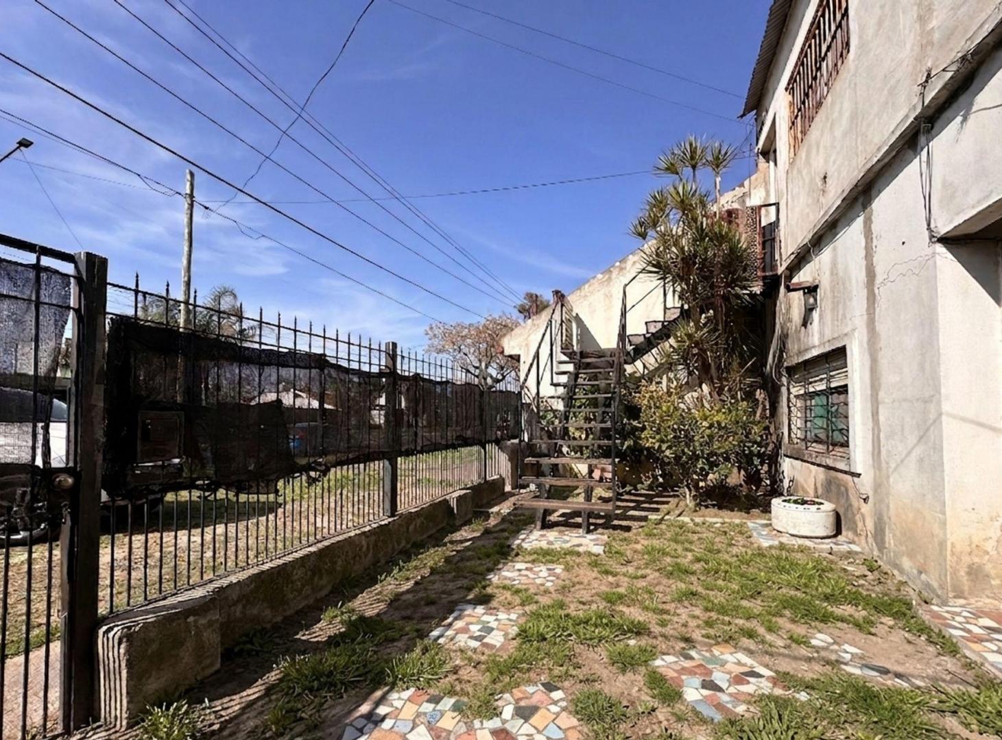 VENTA CASA 7 AMBIENTES LOTE DE 350 M² EN DON BOSCO